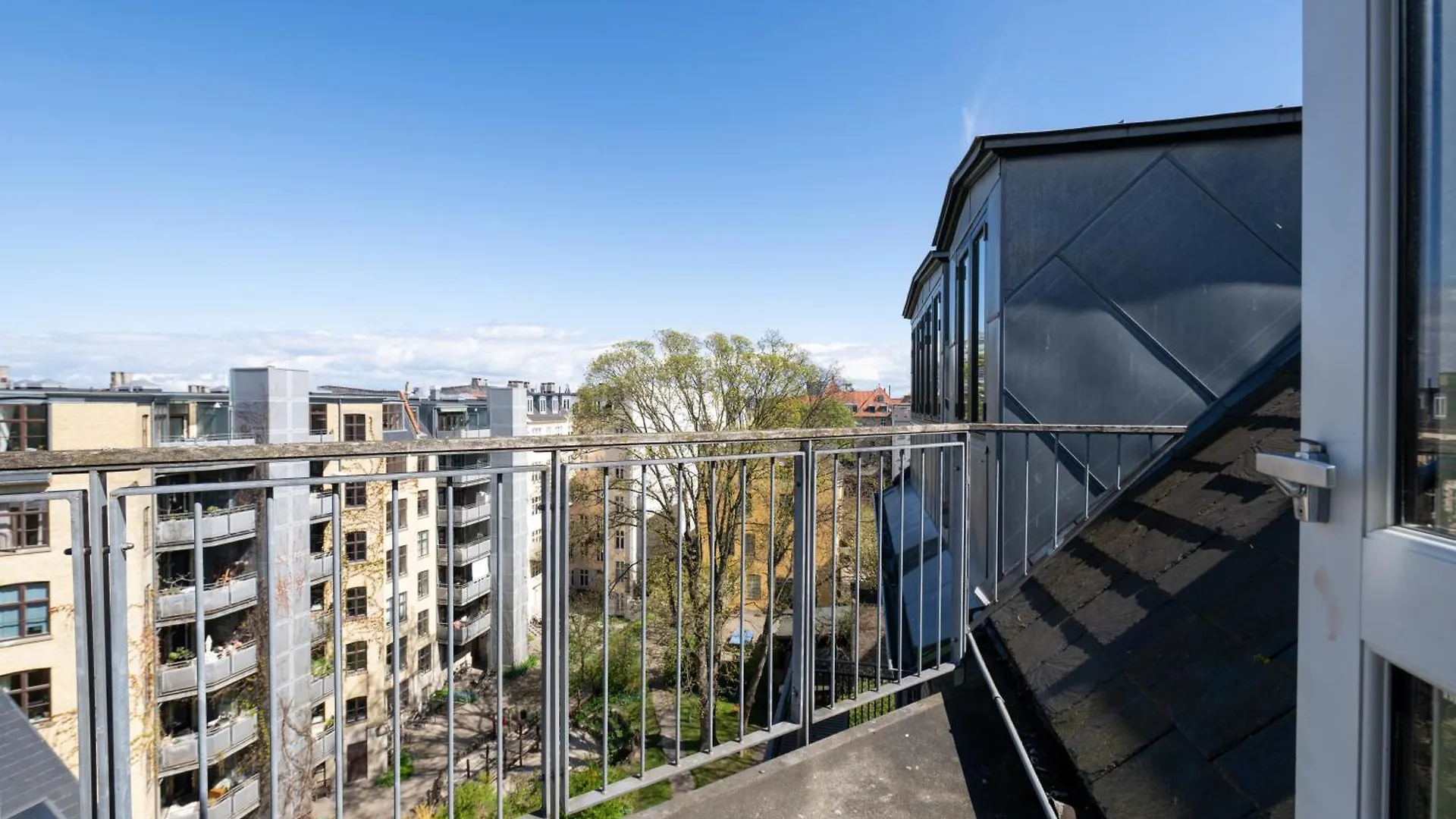 Bright 3Br Apartment With Balcony And Amazing Lake View コペンハーゲン