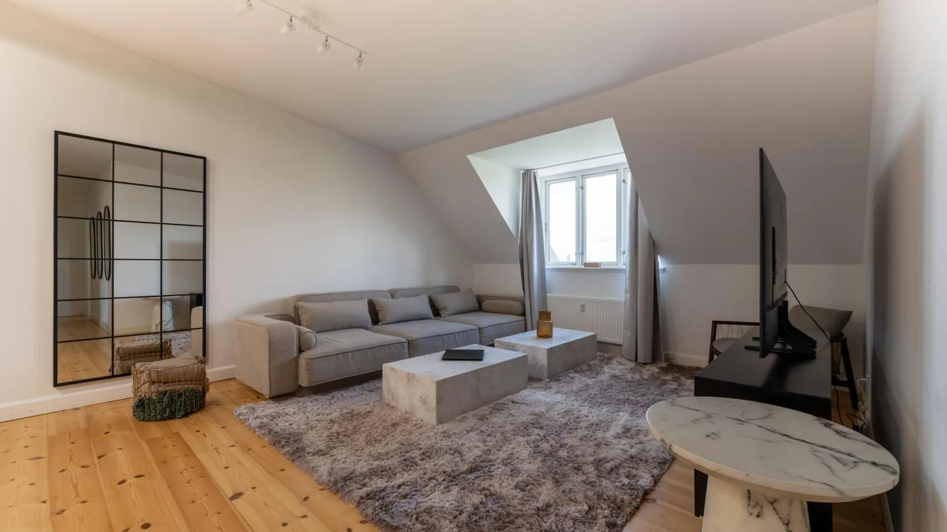 Bright 3Br Apartment With Balcony And Amazing Lake View コペンハーゲン